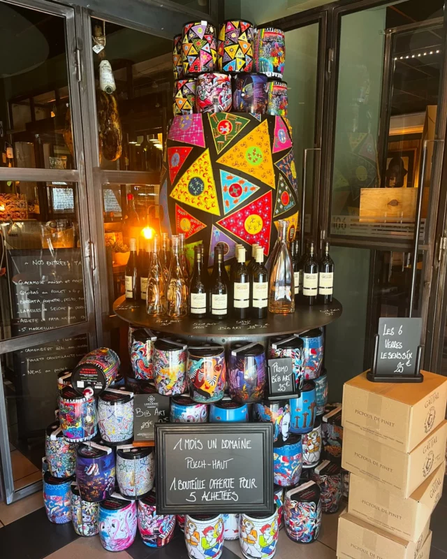 1 mois 1 domaine ! Ce mous d’octobre sera destiné à la présentation et mise en avant de Puech-Haut. Le domaine ce situe à Saint Drézéry et son propriétaire Gérard Bru. Le domaine propose une large gamme de vin, pour le bonheur de tous. 
À venir découvrir ou redécouvrir au sens six !! 

#puechhaut #puechhautrosé #puechhautprestige #puechhauttêtedebélier #caveavin #restaurant #lesensix #instavin #instagram